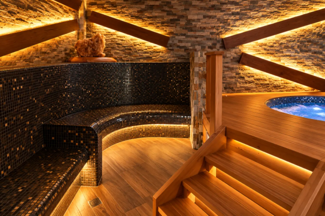 Luxusná soľná parná sauna s vírivkou